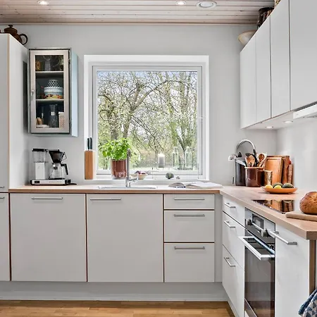 Gorgeous In With Kitchen Holiday home *